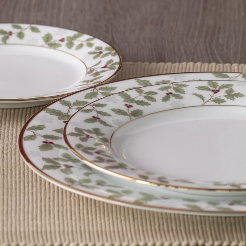 Ensemble de 4 assiettes à salade Noritake Holly & Berry Gold, 8 1/4 po