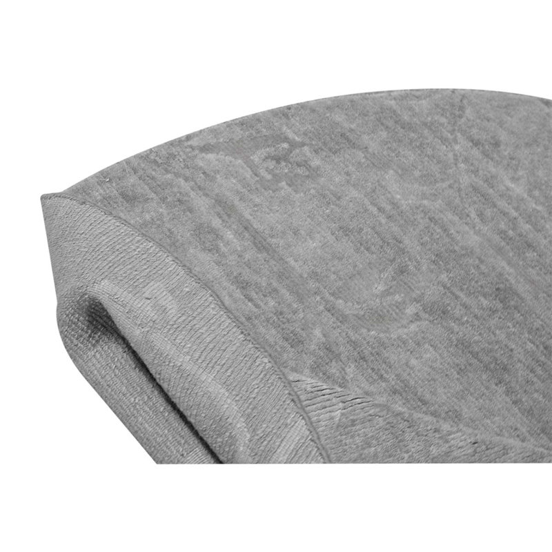 Area Rug in Gray/Off-White