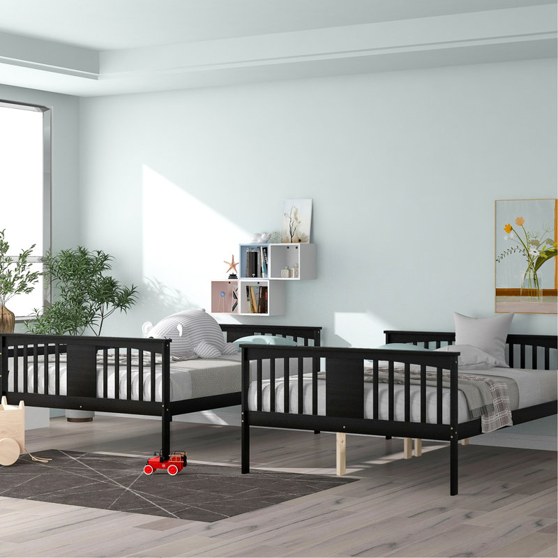 Lit double superposé au-dessus de la chambre à coucher, couleur, structure de lit en pin massif, caractéristiques comme la main courante et la rambarde, peut être divisé en deux lits individuels Chambre d'amis dans le ton