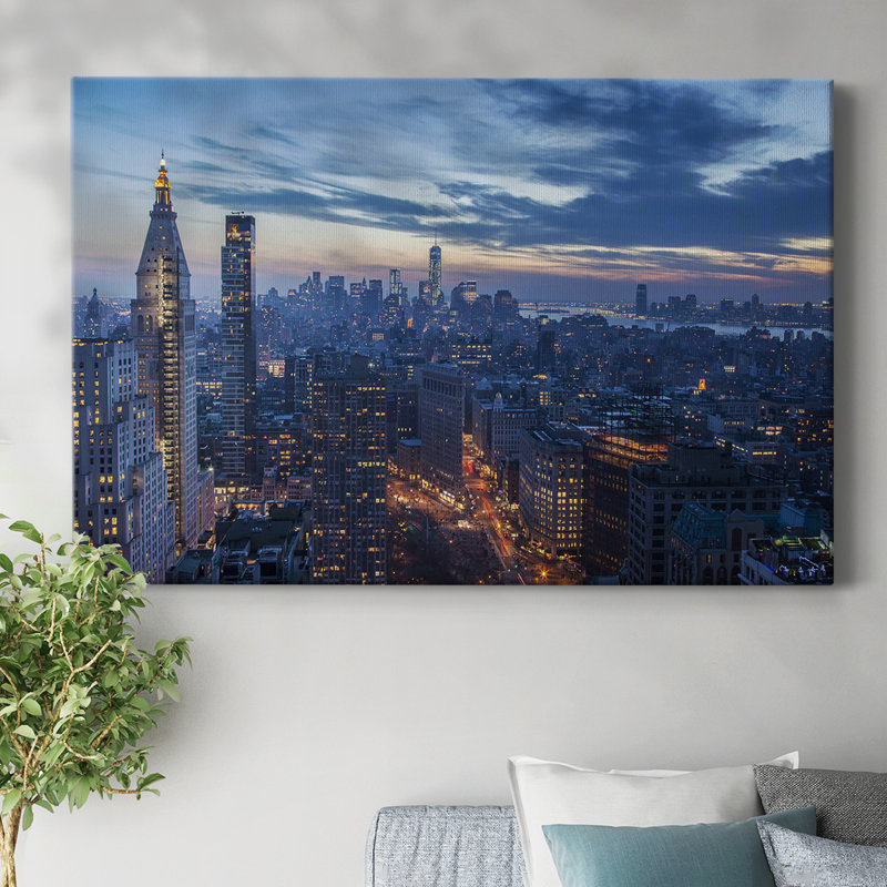 Toile tendue avec galerie Twilight City, H 12 po x l 18 po