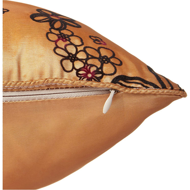 Coussin Silky Bloom Design, Or