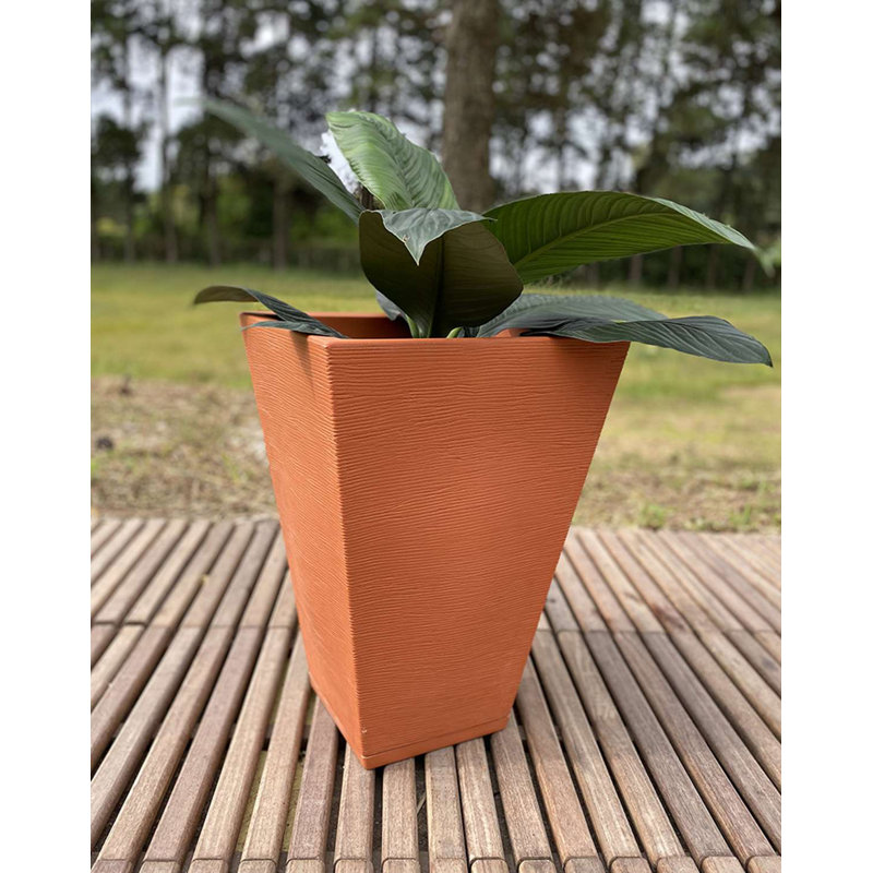 Zurique Pot Planter, 21.65" H x 14.96" W x 14.96" D, Terracotta