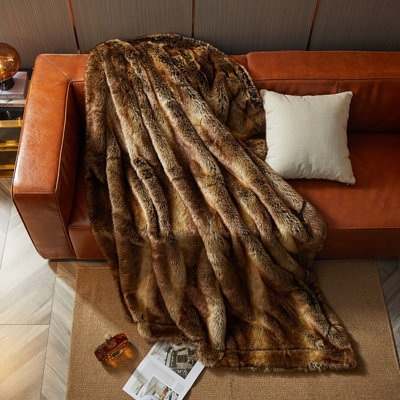 Couverture luxueuse en fausse fourrure
