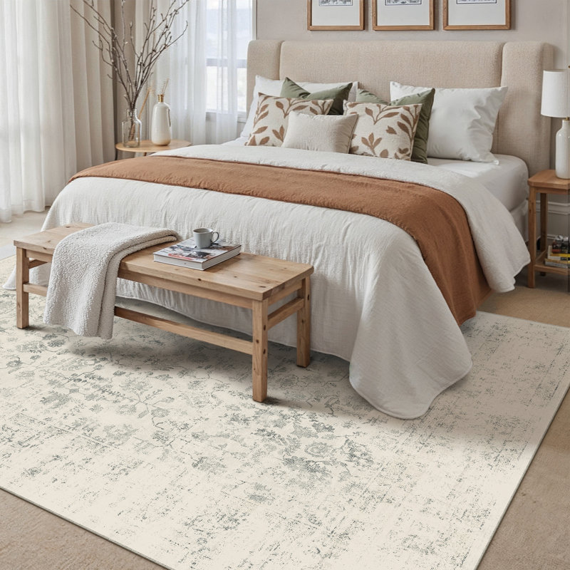 Vintage Elegant Floral Distressed Area Rug in Ivory/Grey, Rectangle 6'3" x 8'6"
