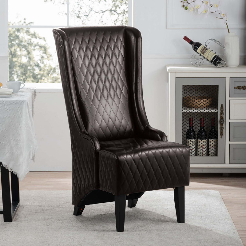 Chaise d'appoint moderne à haut dossier avec revêtement en similicuir et pieds en bois, Marron foncé