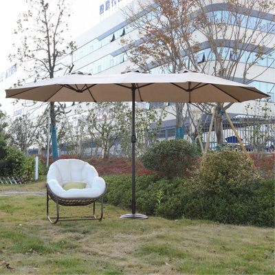 Grand parasol d'extérieur double face 14,8 pi avec manivelle (sans base)
