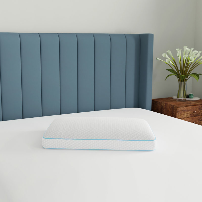 Memory Foam Medium Support Gusseted Pillow