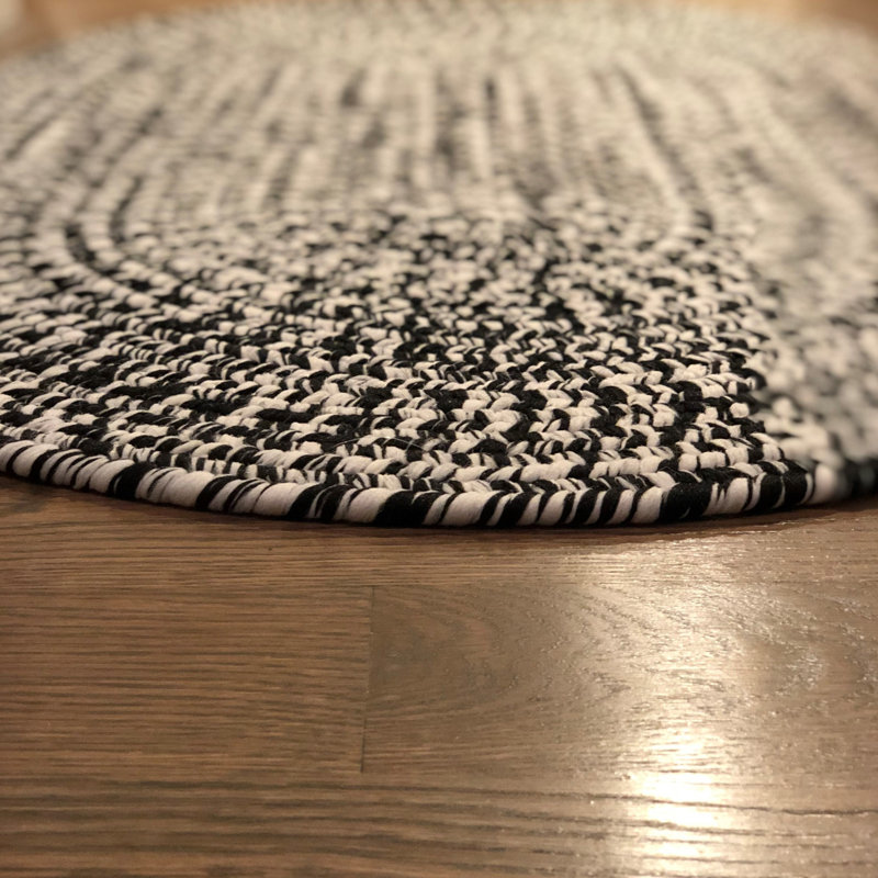 Tapis réversible intérieur / extérieur Futur Tense - noir / blanc / gris, Ovale 2 pi 3 po x 3 pi 10 po