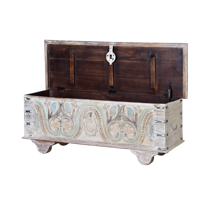 Apex Blanket Chest