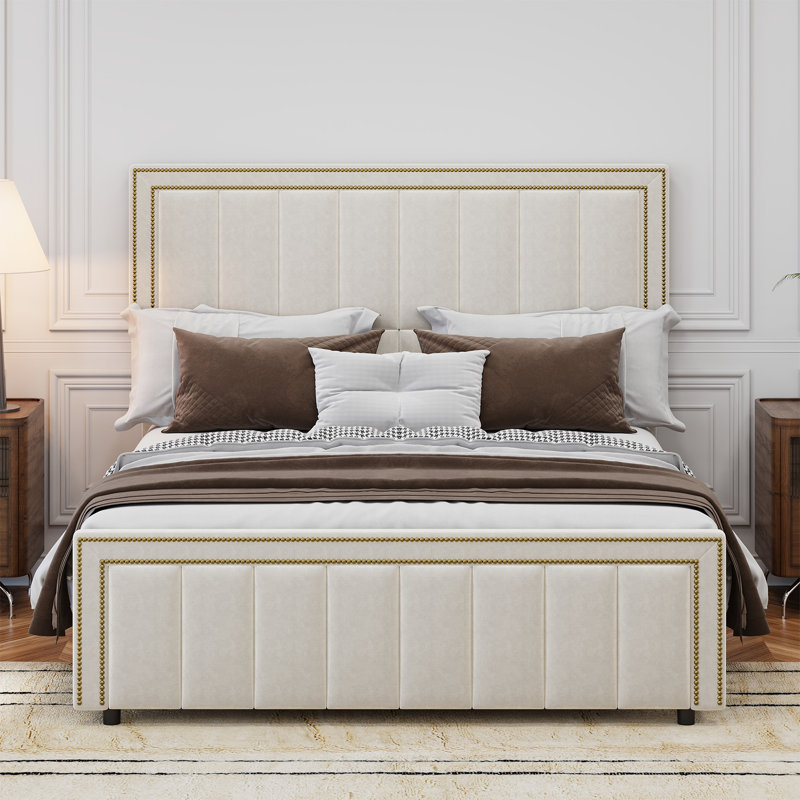 Structure de lit avec tête et pied de lit de 50 po de hauteur, lit plateforme tapissier en chenille, capitonnage à rainures verticales avec garniture cloutée