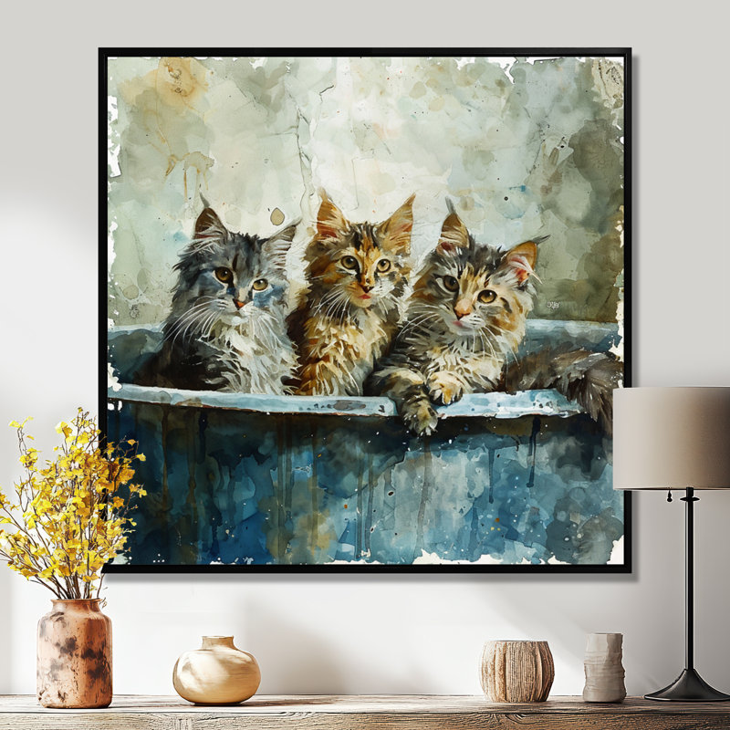 Trois chats mignons dans une baignoire - décoration murale pour salle de bain chat, Toile avec cadre noir