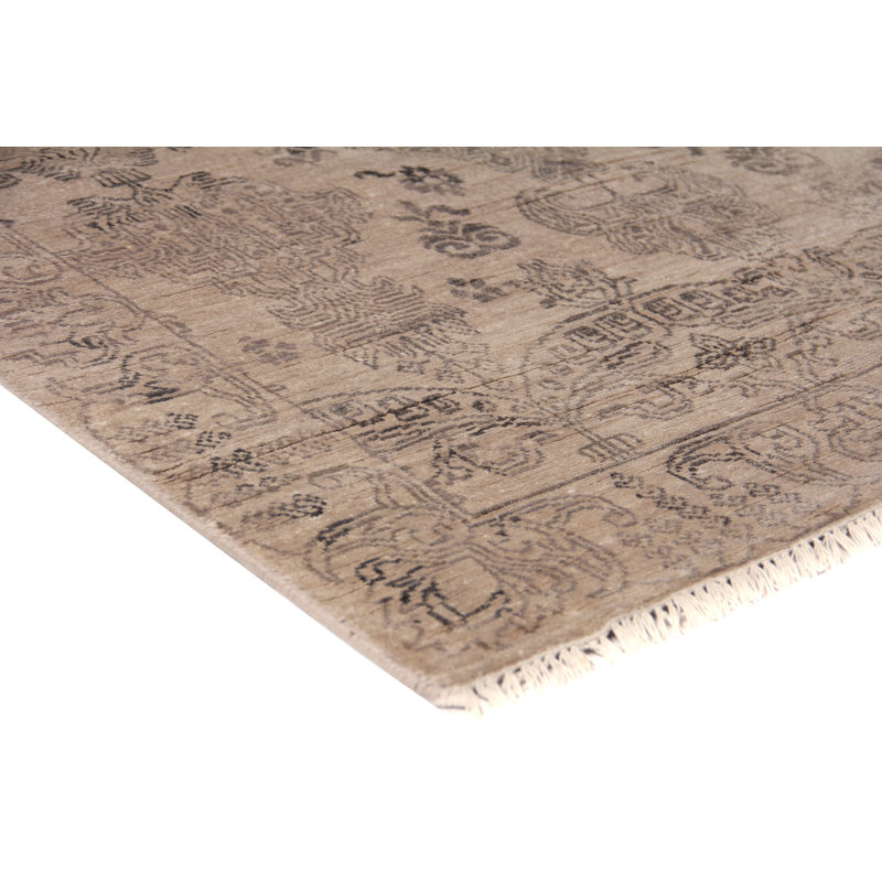 Lisbon Oriental Area Rug in Ivory, Rectangle 9' x 12'