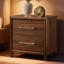 Ensemble de chambre à coucher 3 pièces: cadre de lit, table de chevet et commode-123386496