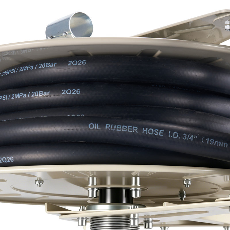 Enrouleur de tuyau de carburant rétractable, 19 mm x 15 m, enroulement automatique à ressort, 20,7 bar, cadre robuste en acier au carbone avec tuyau en caoutchouc de qualité industrielle, convient au diesel et au kérosène