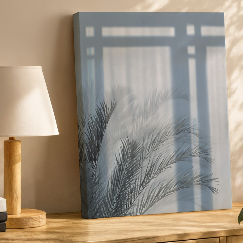 Toile d'une douce composition minimaliste avec des feuilles de palmier délicates dans l'art mural au premier plan rendu dans de subtiles nuances de gris