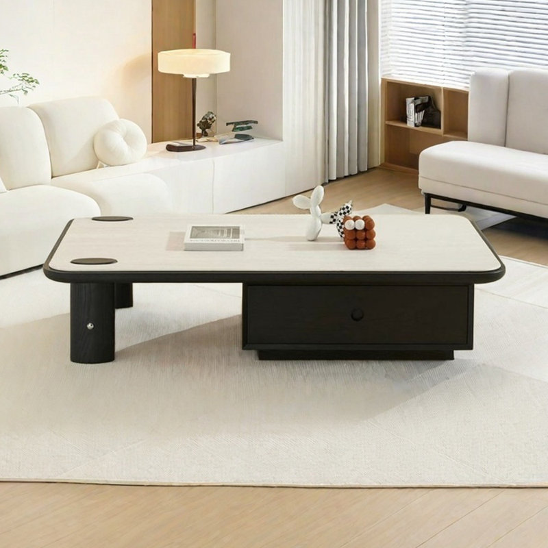 Table basse au design minimaliste