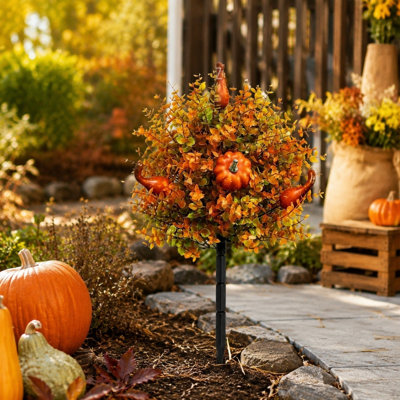 Décorations d'automne et d'automne : citrouilles, fleurs artificielles, tuteurs, plantes et courges artificielles, piquets de jardin d'automne, porche, passage