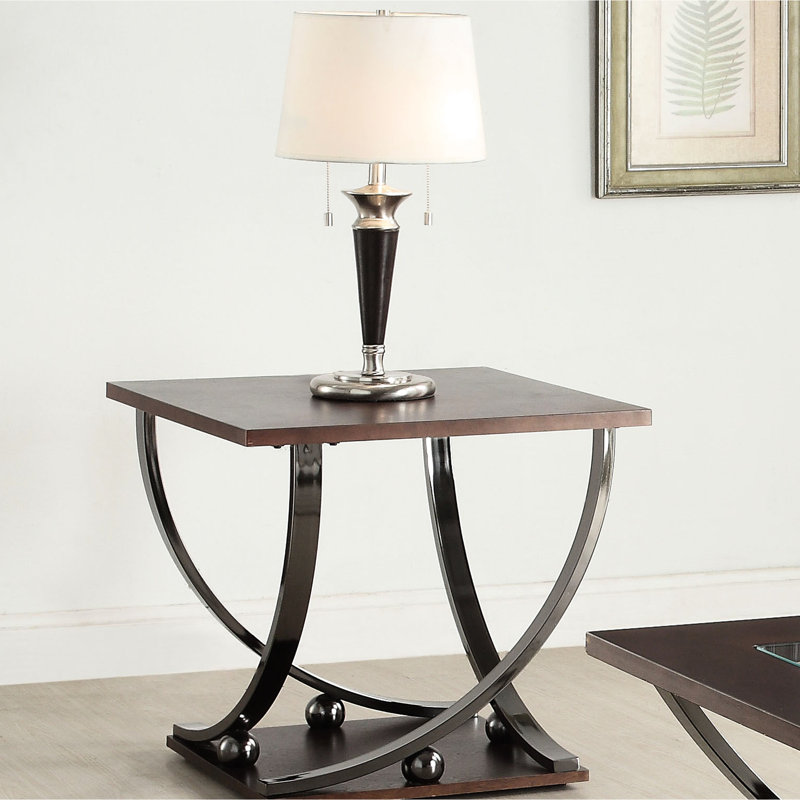 Table de bout en nickel noir avec tablette inférieure - forme carrée pour diverses utilisations de surface moderne et supplémentaire