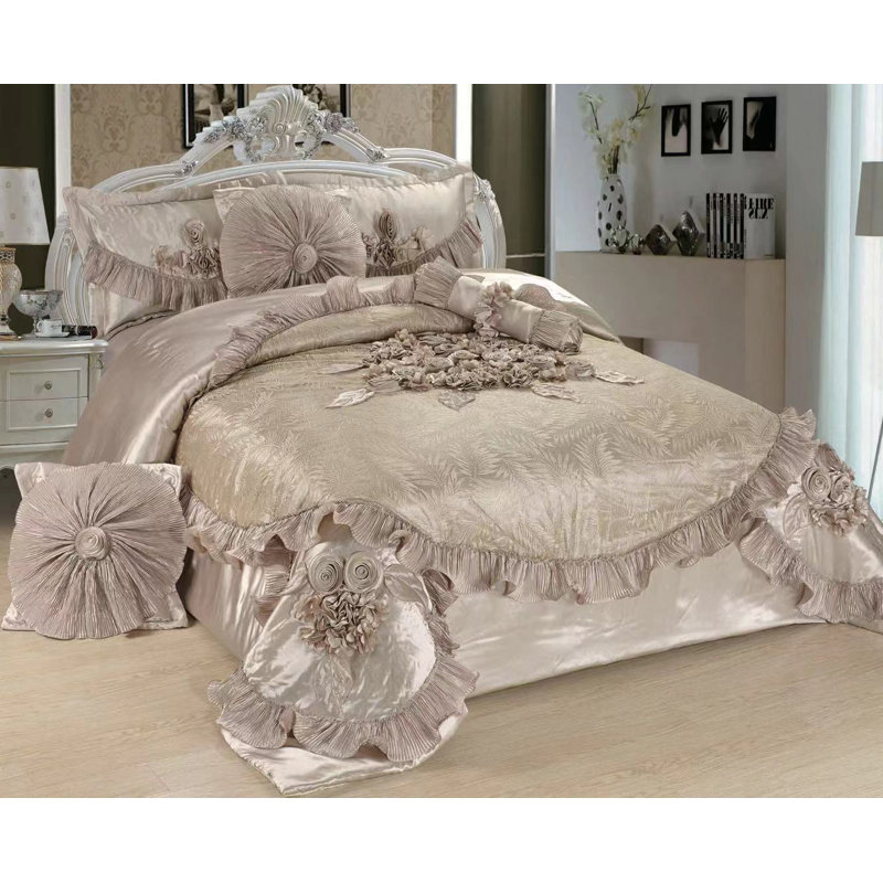 Ferndale Ornate Traditional Satin Floral Comforter, Queen