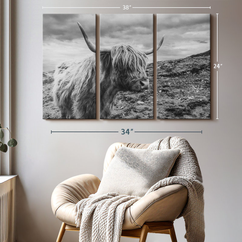 «Monotone Highland Cow», reproduction sur toile, H 24 po x l 38 po x P 1,25 po