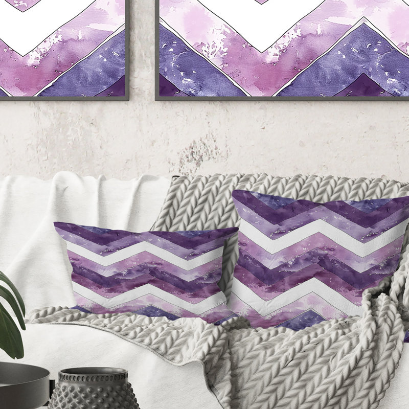 Coussin mauve Mid-Century Chevron Bliss III, H 16 po x l 16 po