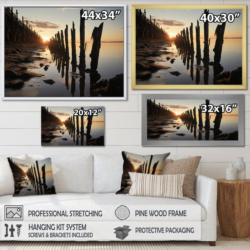 Beach Beach Pier Reflections I - impression, Cadre simple blanc, H 34 po x l 44 po x P 1,5 po