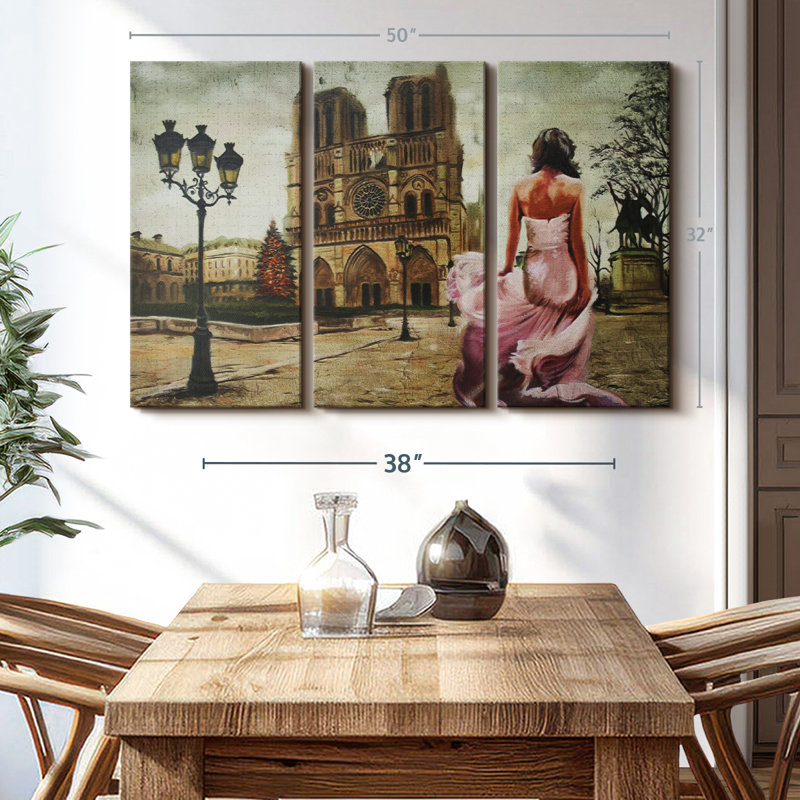 «Lady At Notre Dame Cathedral» sur toile, H 50 po x l 32 po