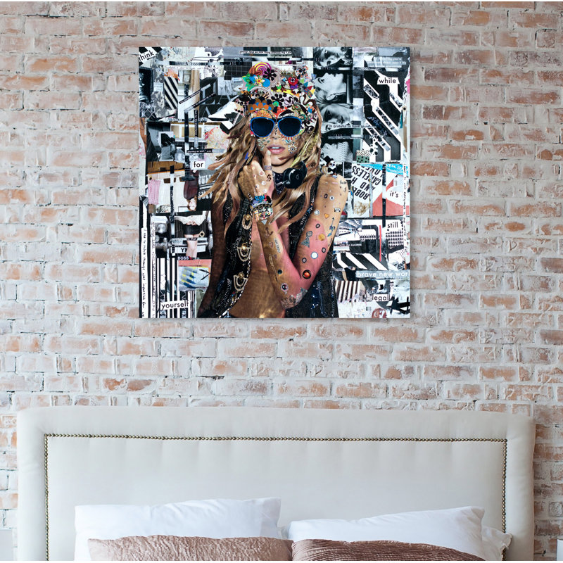 «Brave New World», impression sur toile, H 20 po x l 20 po x P 1,5 po