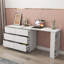 Bureau d'ordinateur en L avec tiroirs, bureau d'angle moderne Bublava avec armoire de rangement réversible, poste de travail Bublava pour bureau à domicile