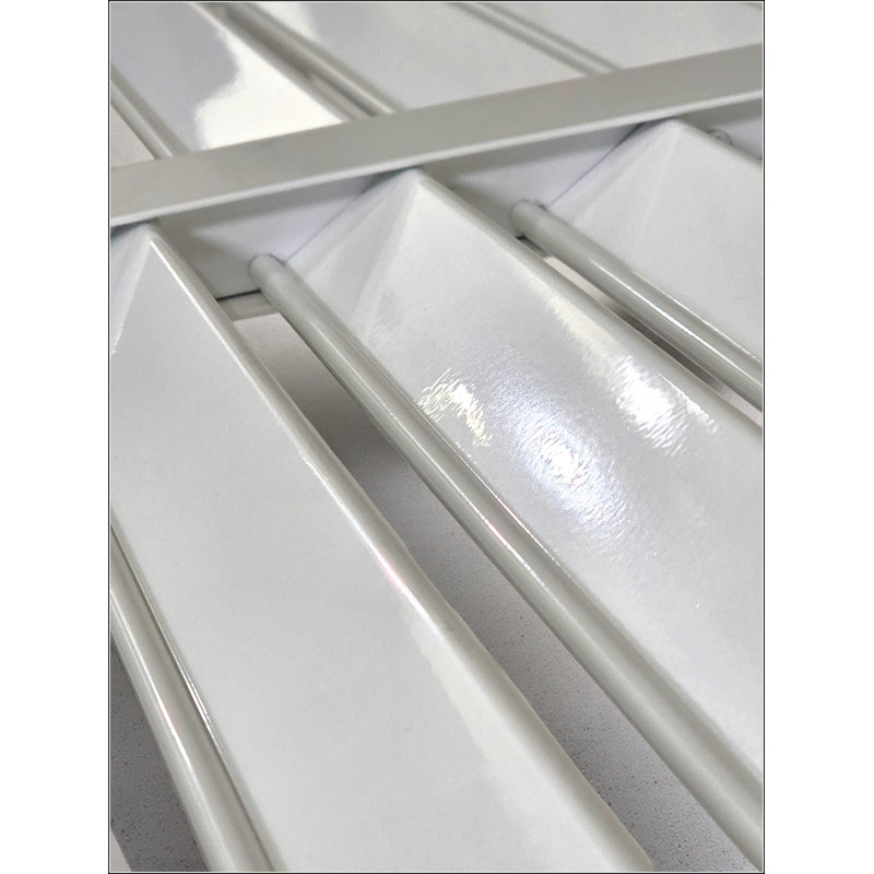 Volet métallique Breeze Louver pour l'extérieur, durable et élégant avec une installation facile et une conception résistante aux intempéries
