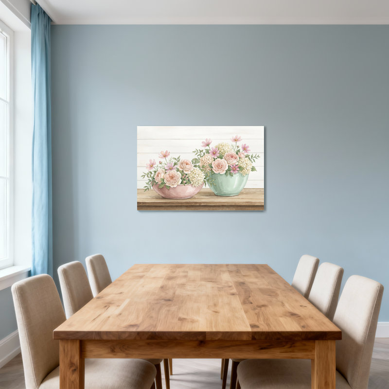 Arrangement floral de plantes et de fleurs dans des bols pastel sur une tablette en bois, H 16 po x l 24 po