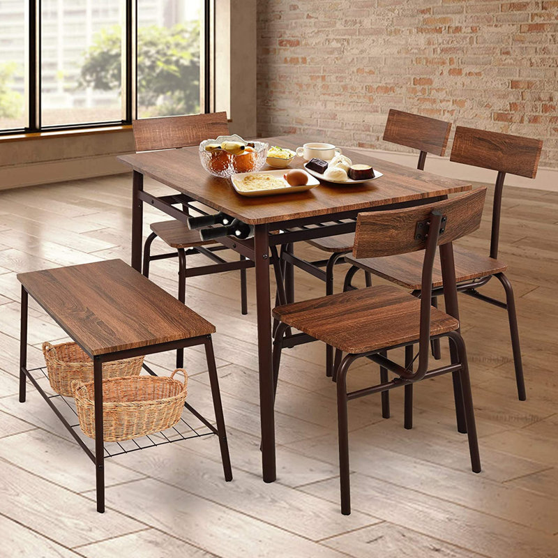 Ensemble repas pour 4 personnes