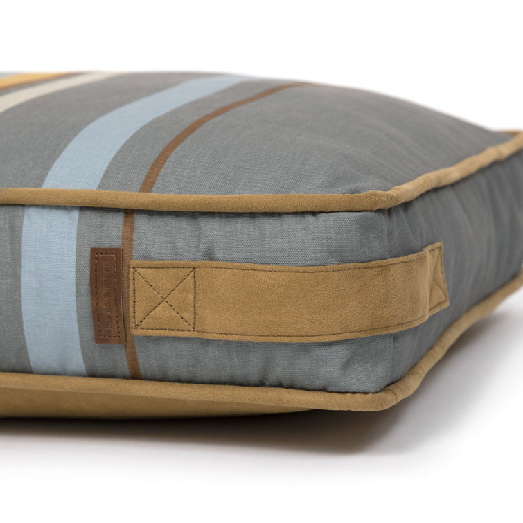 Myrna Classic Dog Bed Archie & Oscar Size: 30 W x 20 D x 6.5 H