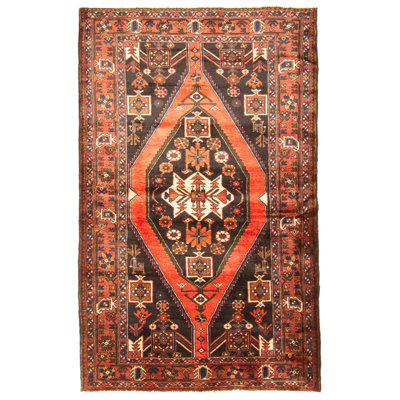 Tapis noir Anadol 4 pi 5 po x 7 pi 2 po