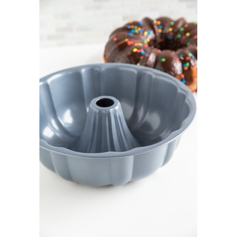 Gray Non-Stick Carbon Steel Fluted Bundt Pan