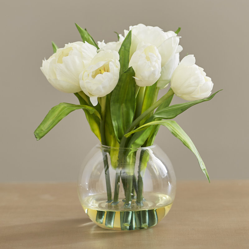 Pièce maîtresse de tulipes en vase