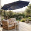 Parasol de patio décalé 10 pi avec base et sac de sable - Bleu marine-770312860