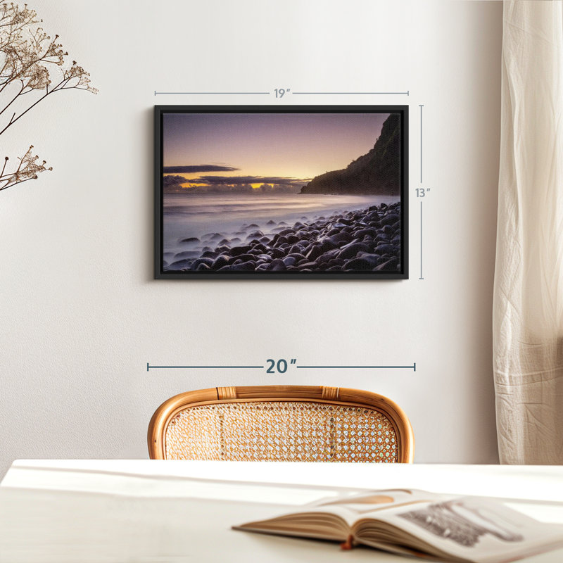 Waipi'O Island Shores Canvas Print, H 13 po x l 19 po