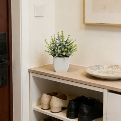 Faux eucalyptus artificiel en pot artificiel - petites plantes d'intérieur de 7,8 pouces pour tablette, bureau, décor de salle de bain, manteau de cheminée Real Touch
