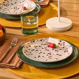 Dinnerware + Flatware