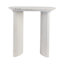 Table d'appoint en bois de travertin et pierre, base cannelée, pieds incurvés, conception moderne, cadre sculpté, détails contemporains, bords arrondis, surface lisse, structure minimale
