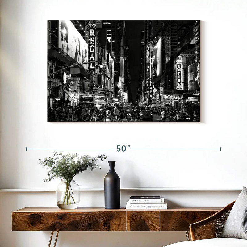 Ravi Times Square par nuit, H 26 po x l 39 po