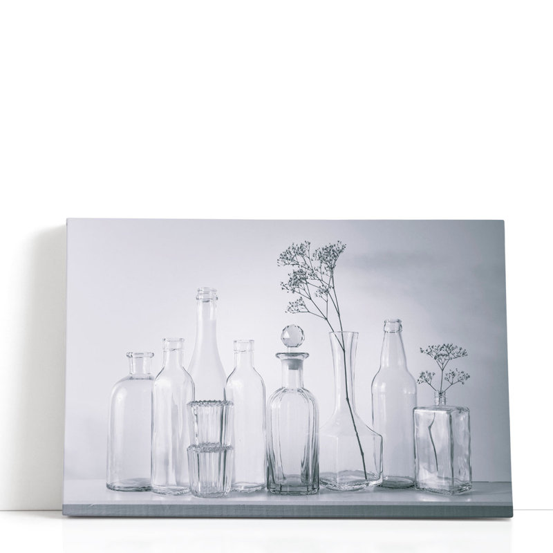 Antique Bottles in a row 1 - reproduction d'art sur toile, 24" H x 36" W