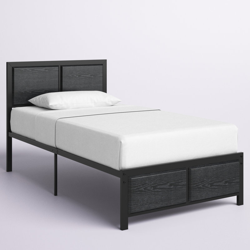 Structure de lit simple en métal noir avec tête et pied de lit en bois Kempst, lit plateforme rustique avec support à lattes en acier robuste, aucun sommier requis