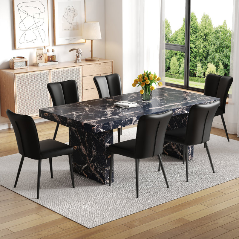 Ensemble de table et de chaises 78,7 po x 39,4 po x 29,9 po, panneau de salle à manger luxueux en marbre noir avec un plateau de table de 3,5 po d'épaisseur et 6 chaises en polyuréthane noir avec un motif à rayures verticales sur le dossier.