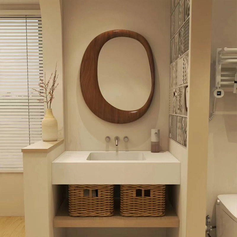 Miroir mural asymétrique en bois fabriqué, H 31,89 po x L 27,56 po, Walnut