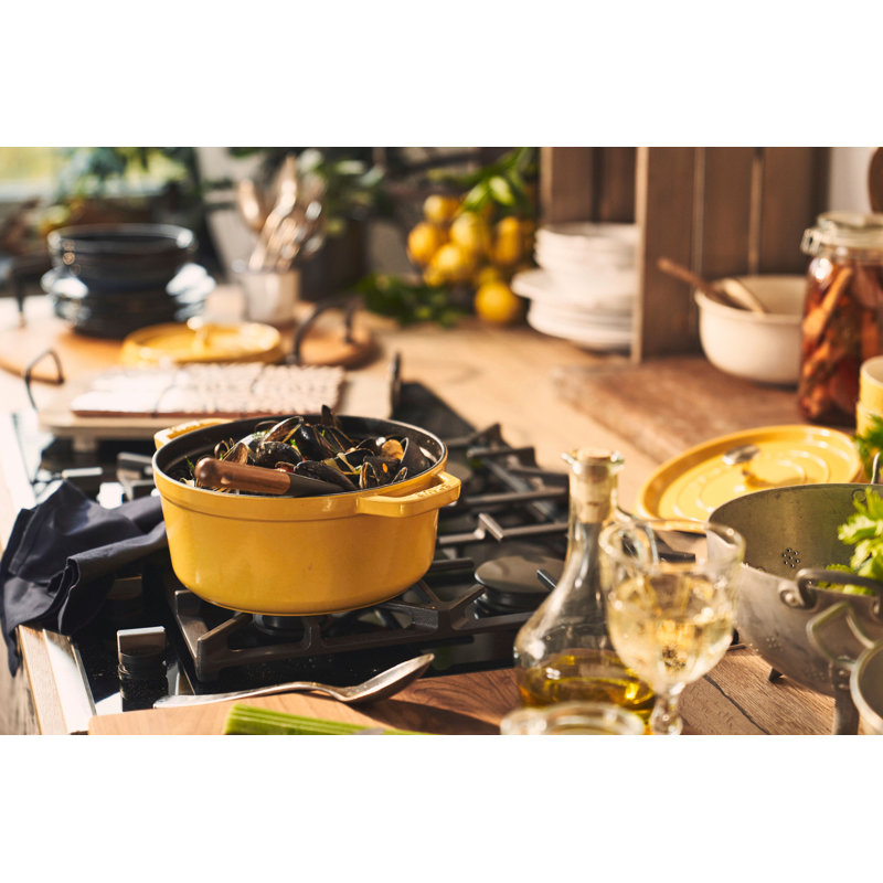 La Cocotte Cast Iron Round Cocotte, Citron, 5.5 quarts