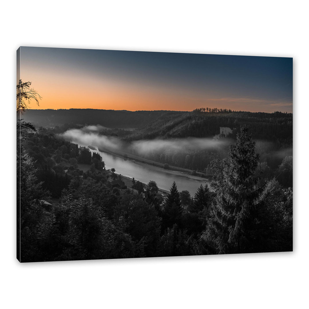 Leinwandbild Nebel über Fluss in Waldlandschaft