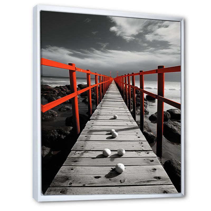 Beach Pier Perspect Black - Salon nautique et plage Wall Art, L 12 po x H 20 po, Cadre flottant blanc