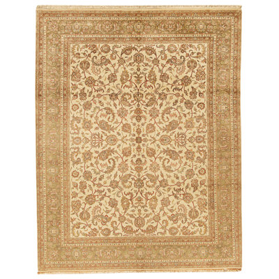 High-Quality Hand-Knotted Ivory And Green Area Rug